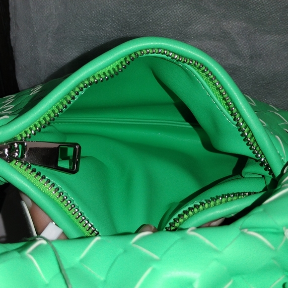 Green Woven Handbag - Picture 2 of 5